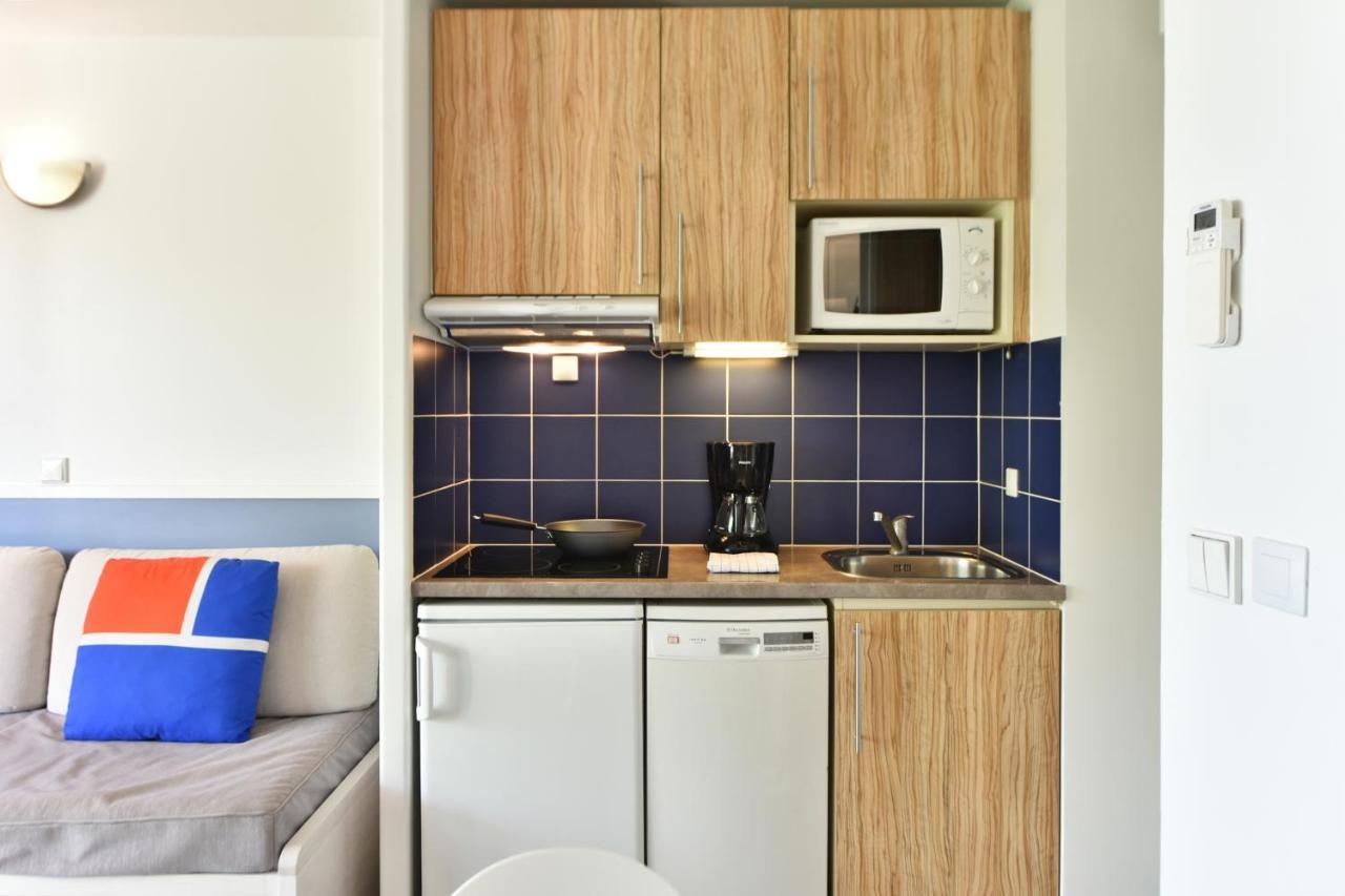 One-Bedroom Apartment Air Conditioning Terrace