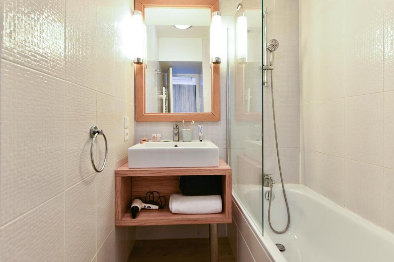One-Bedroom Apartment Air Conditioning Terrace