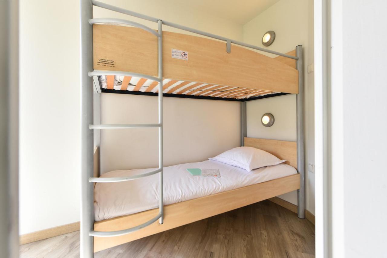 One-Bedroom Apartment Sleeping Alcove Air Conditioning Terrace