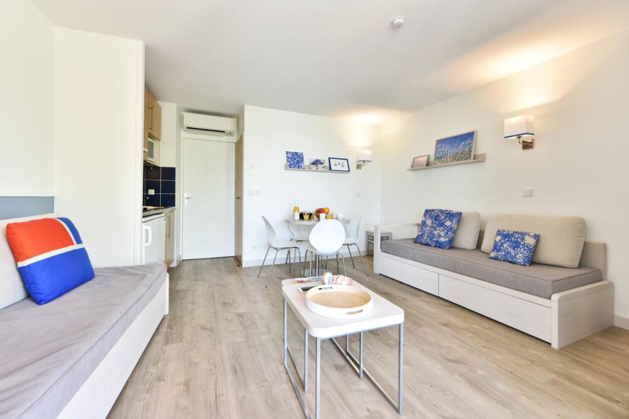 One-Bedroom Apartment Air Conditioning Terrace