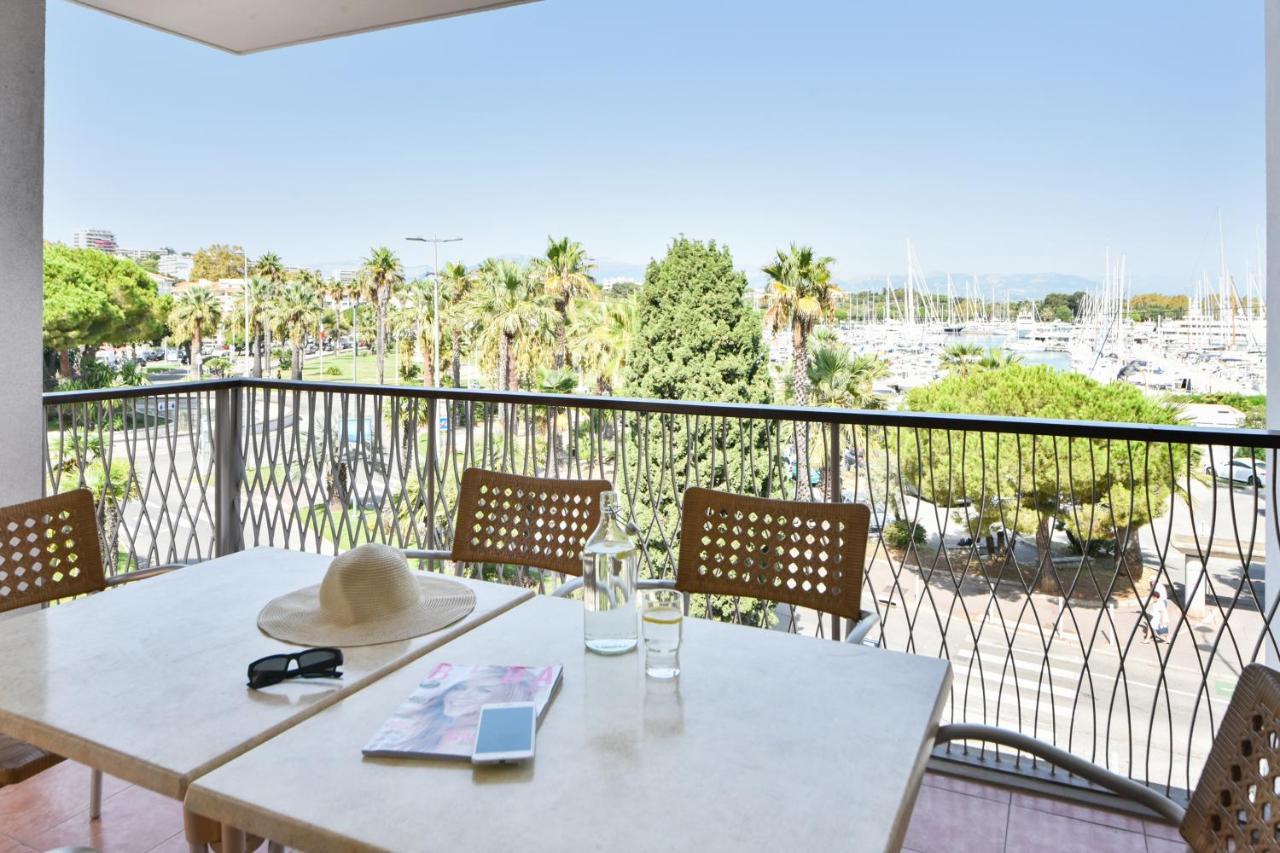 One-Bedroom Apartment Sleeping Alcove Air Conditioning Terrace