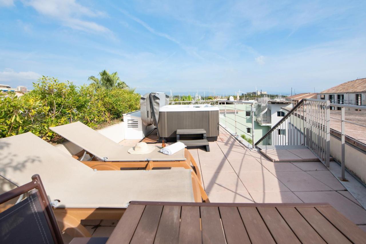 One-Bedroom Apartment Spa Bath Air Conditioning Terrace View Port