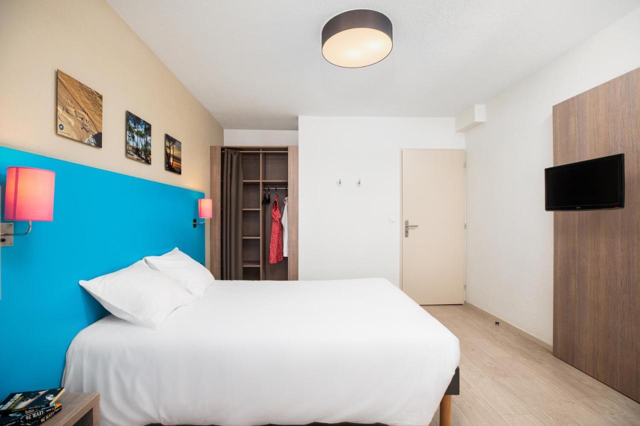 Two-Bedroom Apartment Lake View