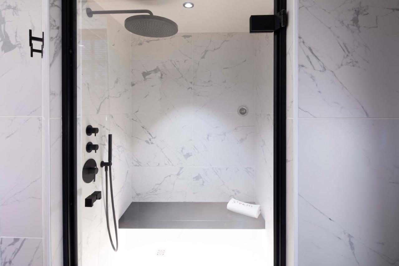 Classic Room steam shower