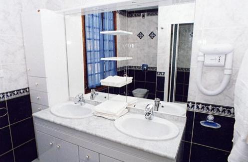 Prestige Double Room with Private Bathroom in the Room