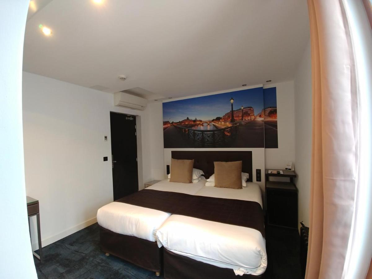 Large Double or Twin Room