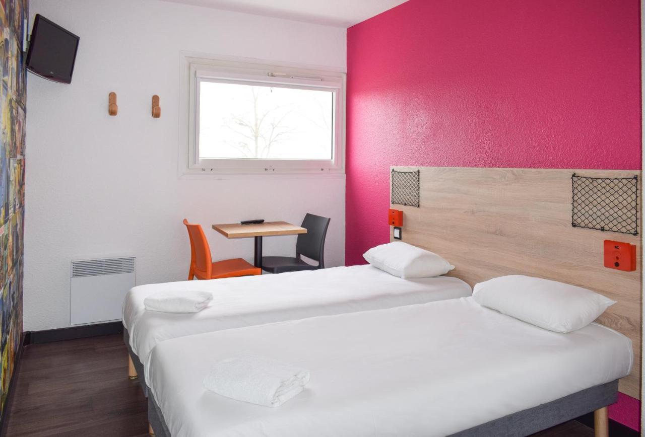 Chambre Lits Jumeaux Side-Car avec Salle de Bains Commune