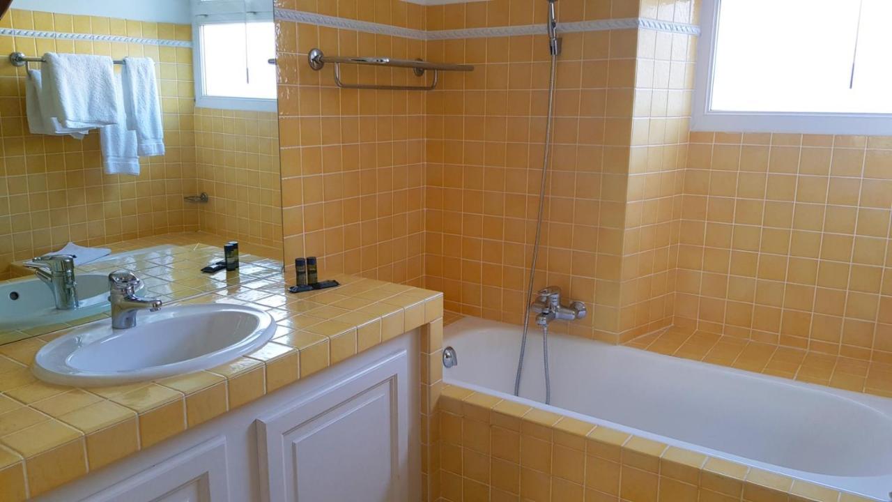 Deluxe Double Room with Bath,993646948:JPEG