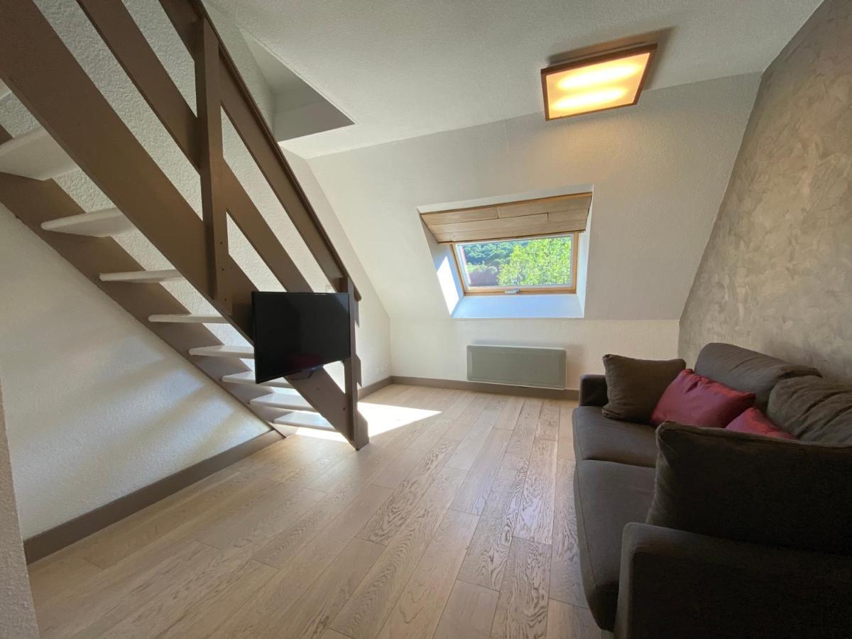 Two-Bedroom Apartment,998917680:JPEG