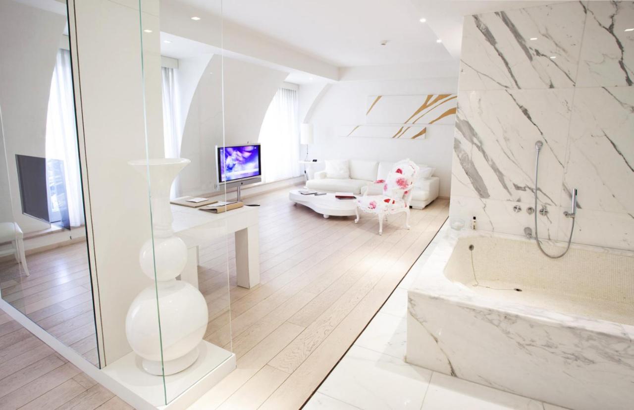 Executive Suite  - Free Spa Access