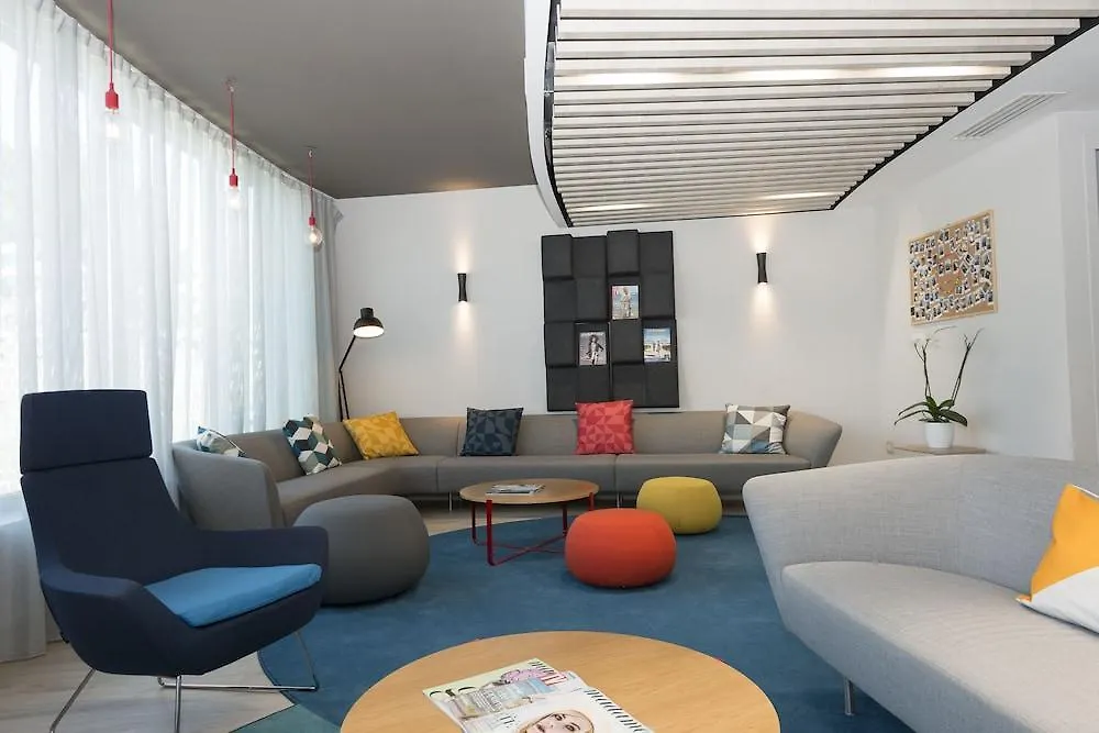 Holiday Inn Express Paris Velizy-1