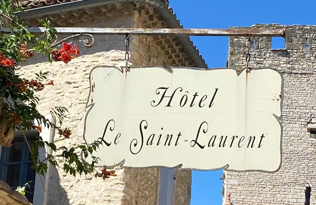 Hotel Le Saint Laurent-1