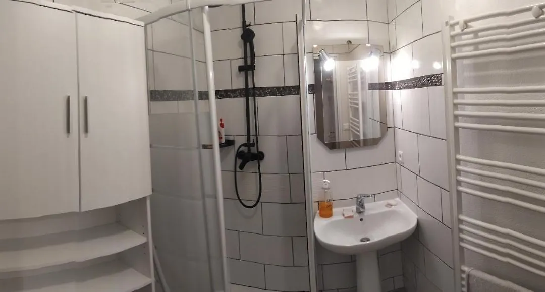 Chambre 10M² Proche Saclay / Massy Bus A 2' A Pied-1