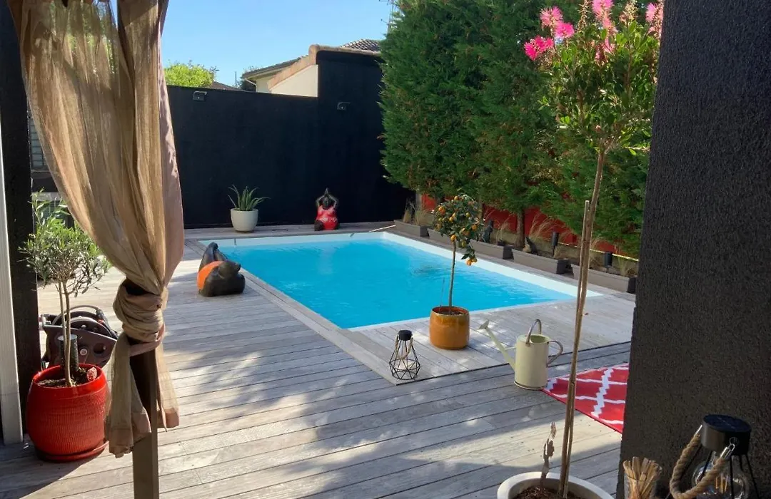 La Dolce Villa - Maison 100M2 Avec Piscine Chauffee De Mi Mai A Mi Oct En Fonction Du Temps Et Temperature A Bordeaux Cauderan-1