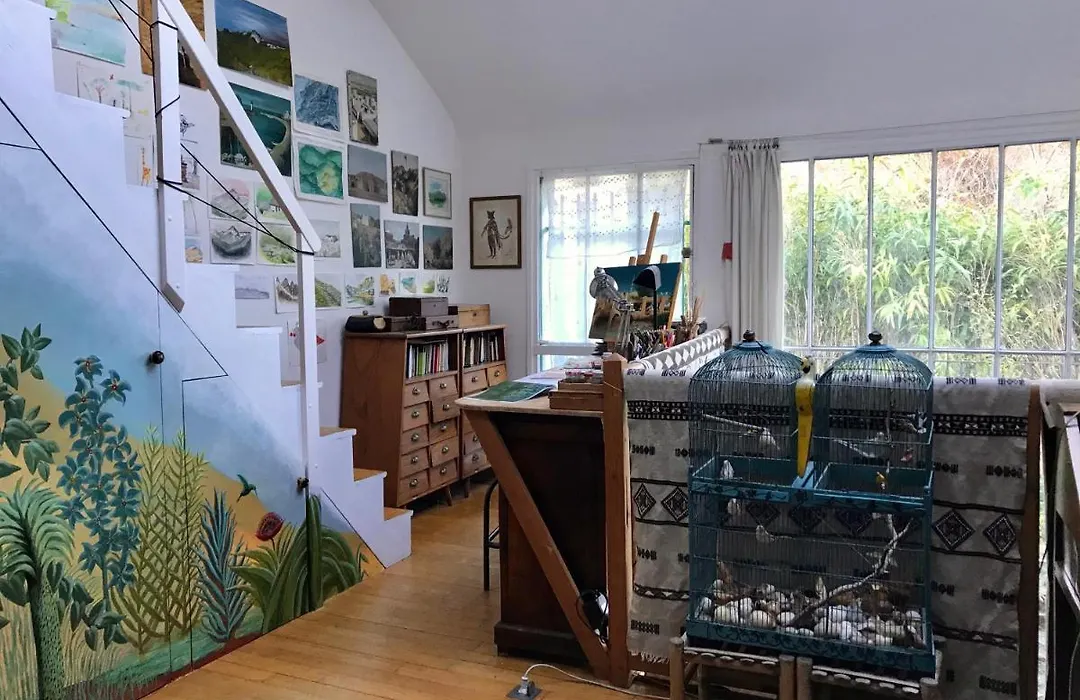 Artist House ; Private Courtyard, Paris Center-1