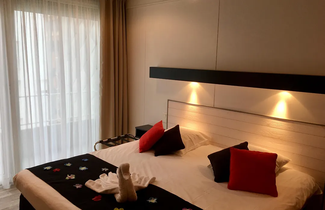 Roc Hotel-1