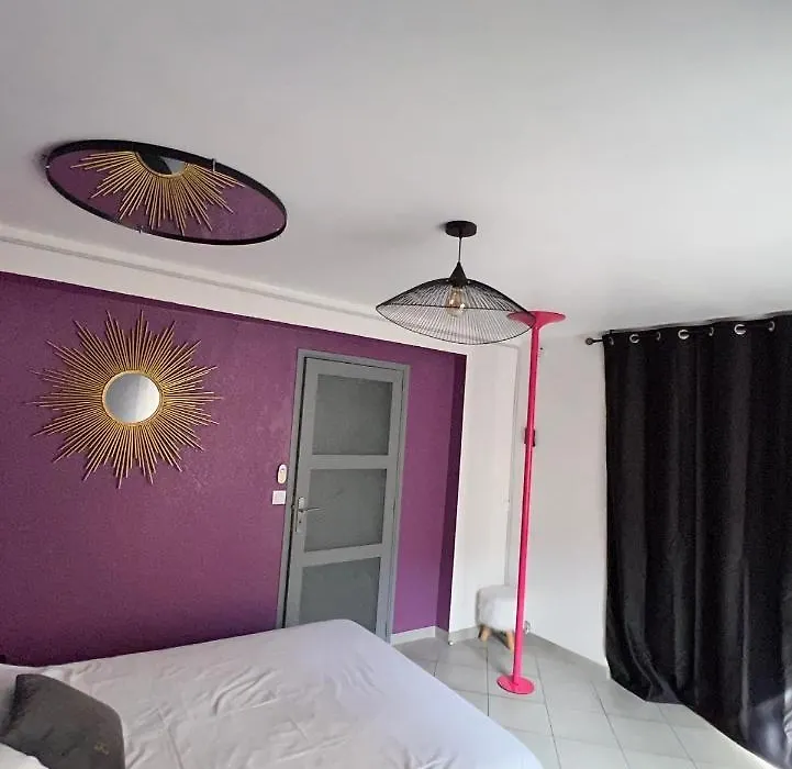 Suite Romantique Sauna Et Jacuzzi-1