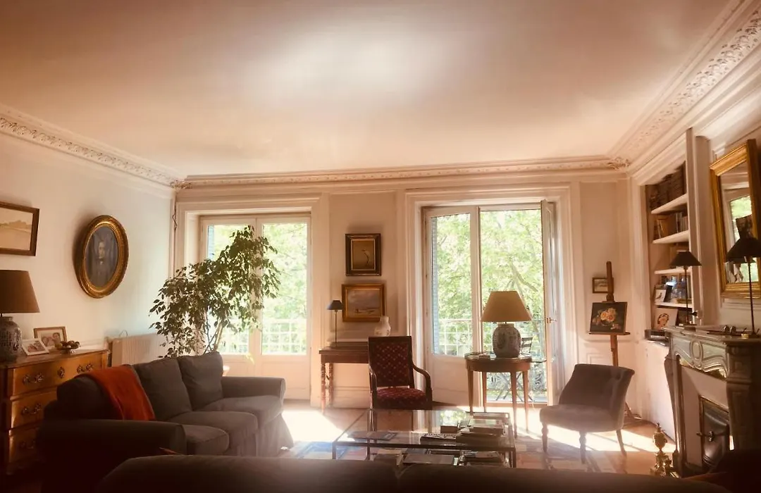 Berges Du Rhone/ Chambre Avec Balcon-1