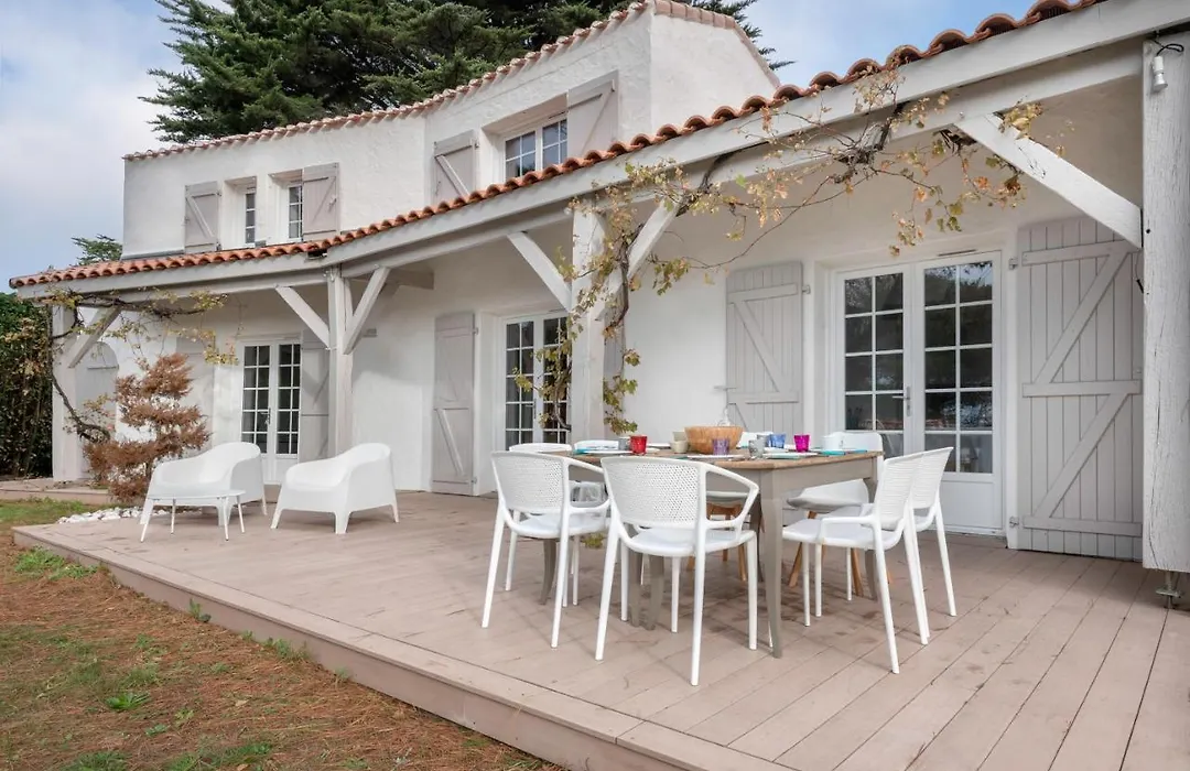 Maison Pour 8 Avec Piscine A Prefailles-1