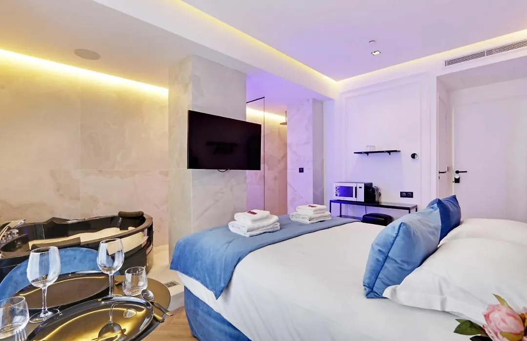Private Suite With Jacuzzi - 2P - Rivoli-1