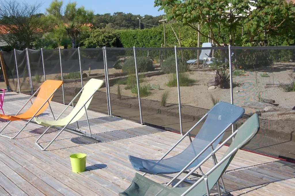 Logis Les Parcs-1