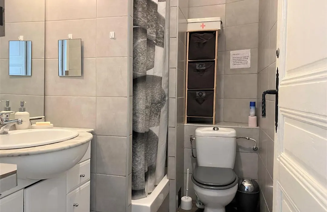 Nice Center Room-1
