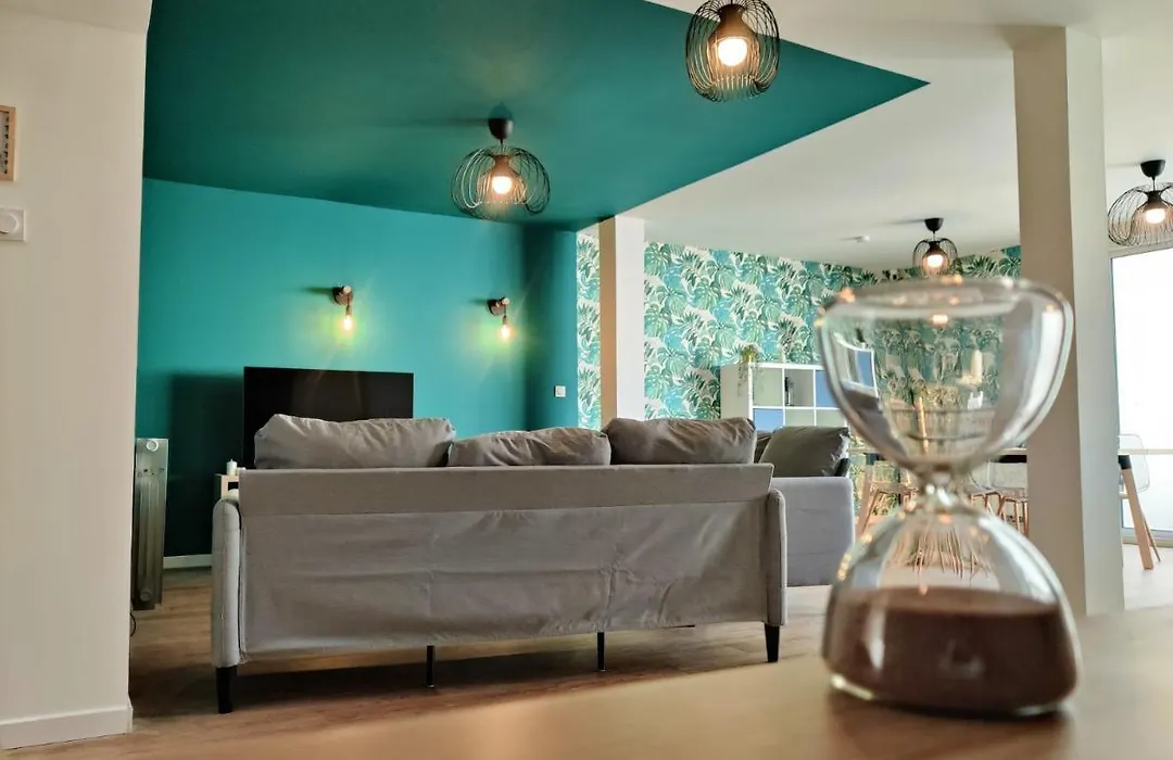 Chambre Arvor Avec Salle De Bains Privative Dans Une Residence Avec Salon Et Cuisine Partages-1