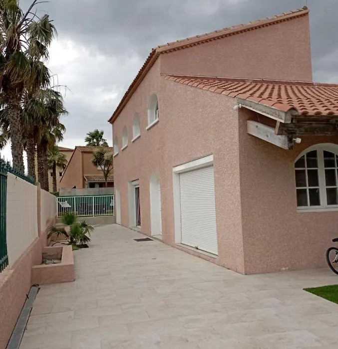 Chambre Queen -Size Double,N1, A 300M De La Plage,Clim,Wifi-1