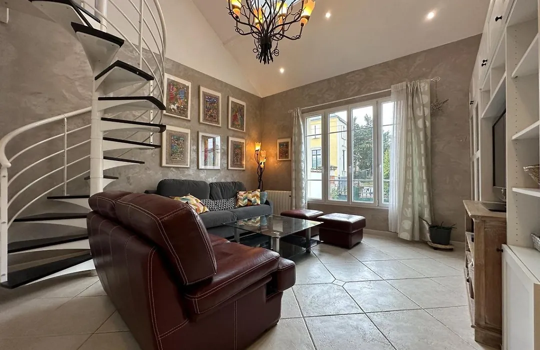 La Maison Des Lumieres-1