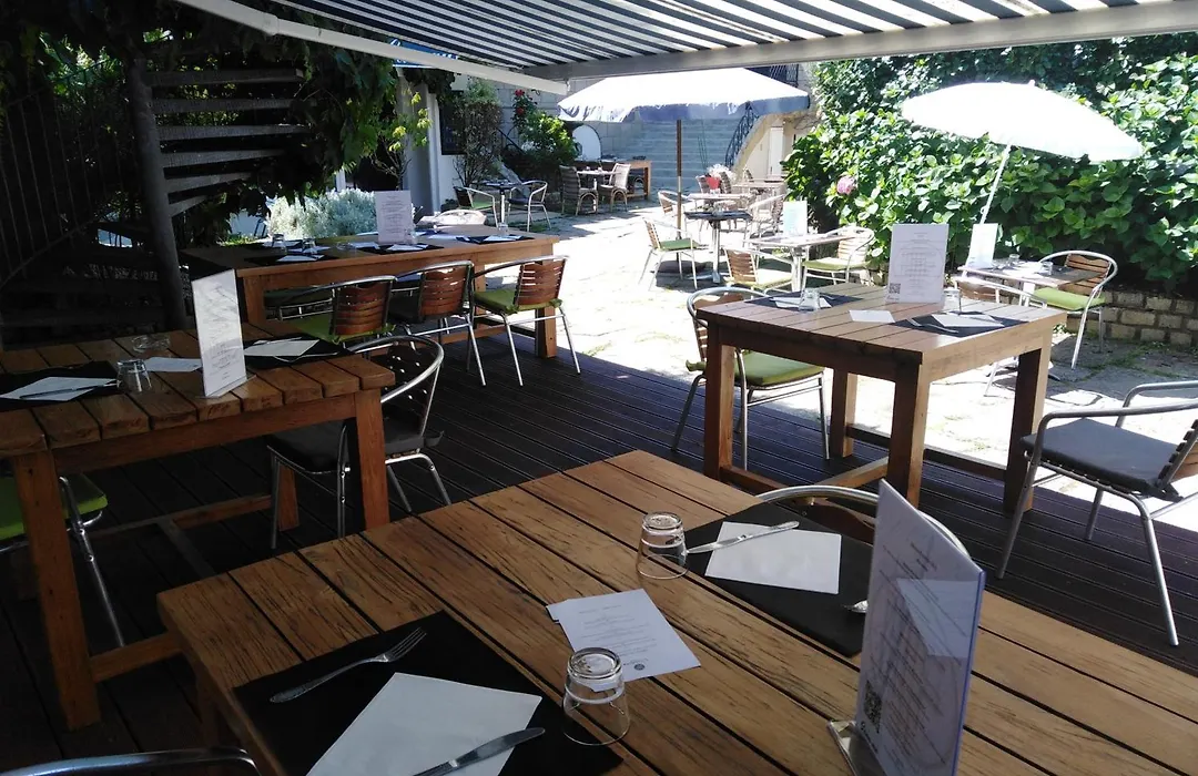Hôtel De France - Restaurant L'insolite-1