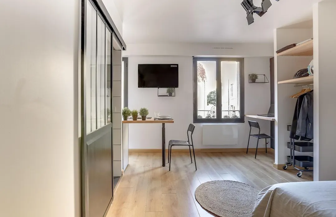 Suites indépendantes toutes équipées Leopold ou Carnot-1