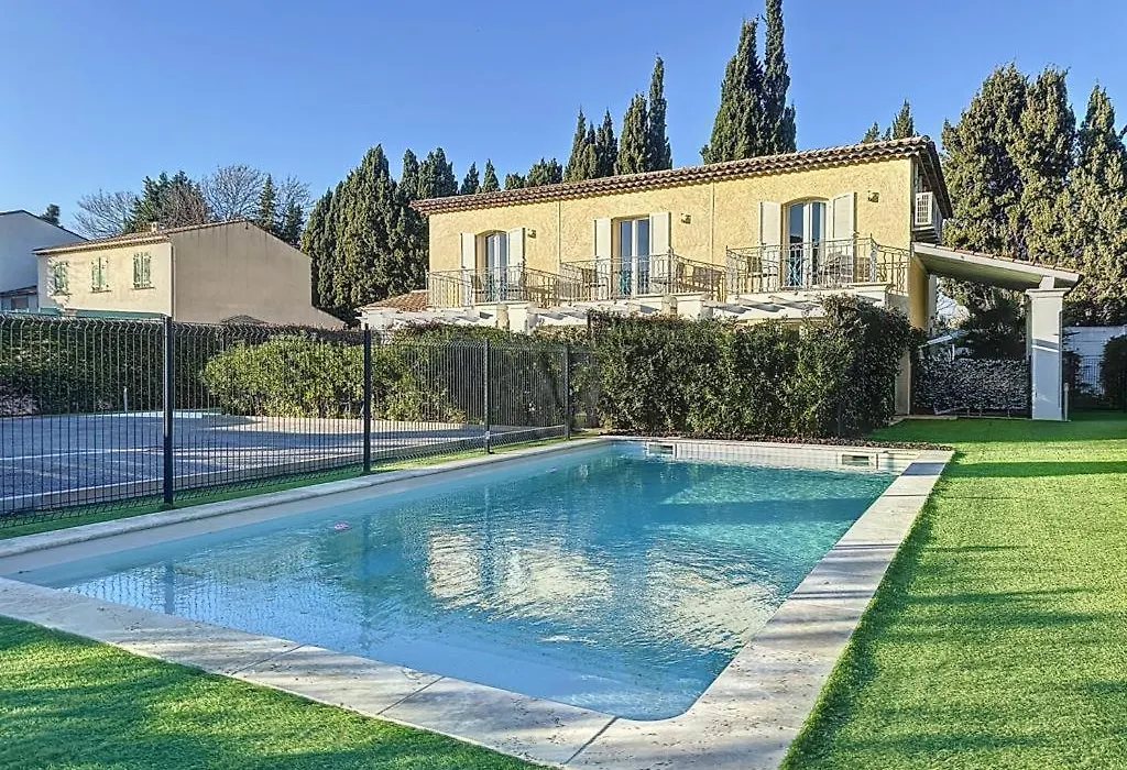 Le Clos de Saint Aygulf-1