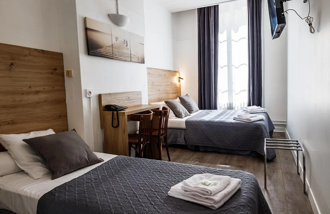 Hotel Du Dauphine-1