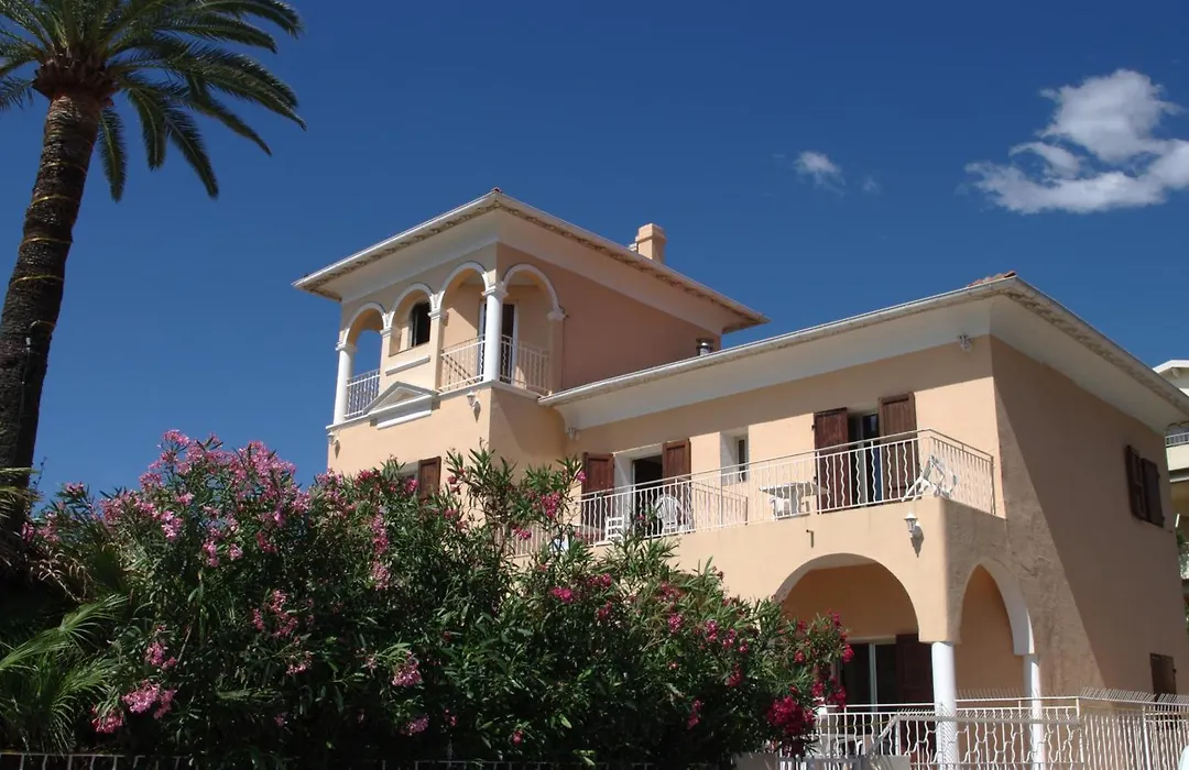 Hotel Et Appartements Reine D'Azur-1
