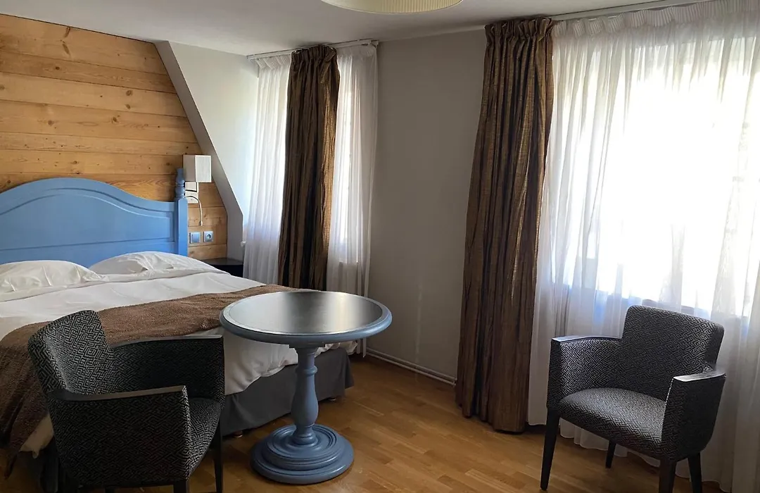 Logis Hotel Restaurant Au Cerf D'Or-1