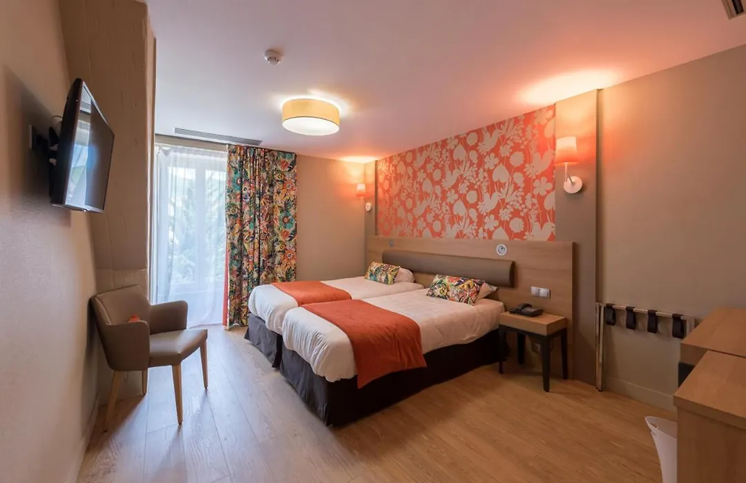 Logis Grand Hôtel Des Bains-1