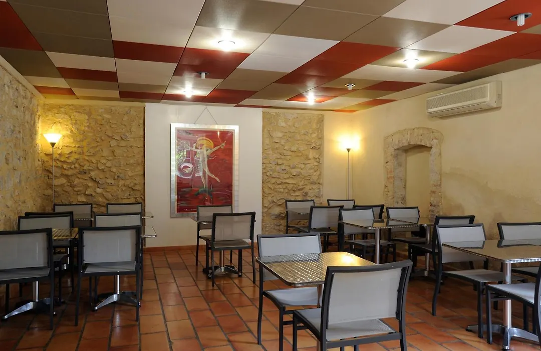 Hôtel Montmirail-1