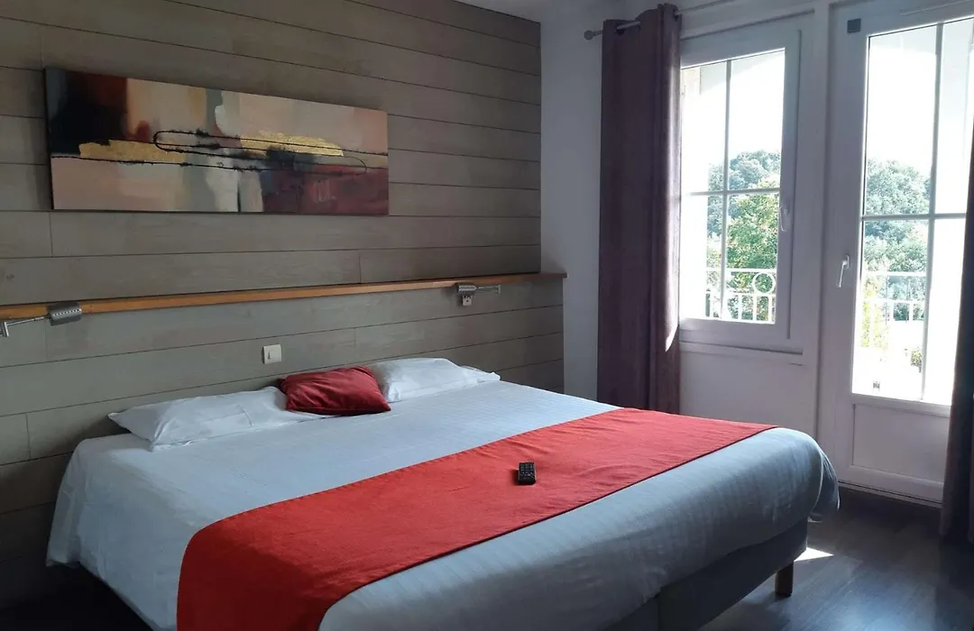 Brit Hotel du Golf Le Lodge-1