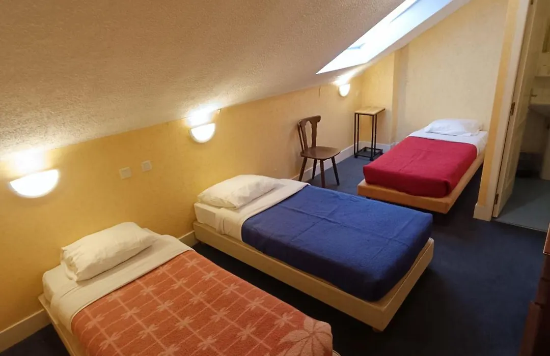 Chambre Chez Marie Et Didier 1 Minute A Pied Du Sanctuaire De Lourdes-1