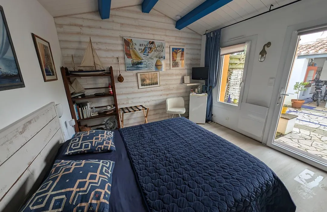 Les Yeux Bleus Bed&Breakfast-1