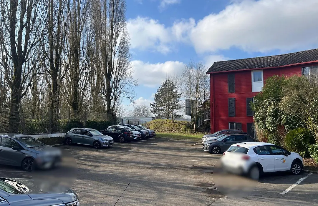Kyriad Direct Trappes-1