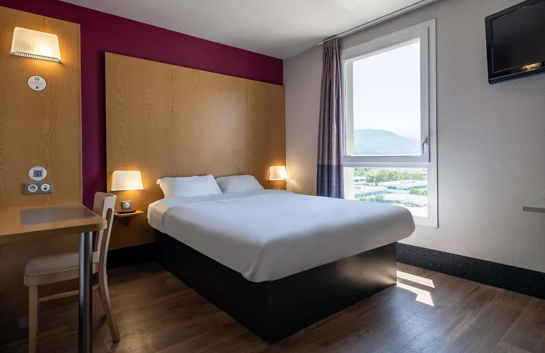 B&B Hotel Grenoble Centre Alpexpo-1