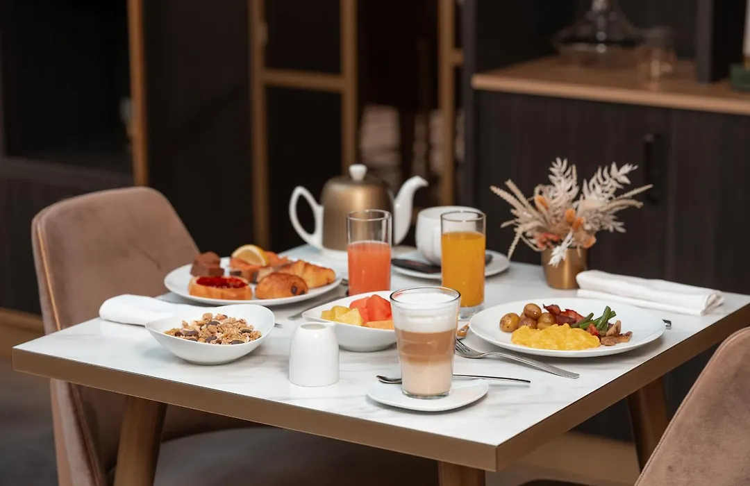 Niepce Paris, Curio Collection By Hilton-1