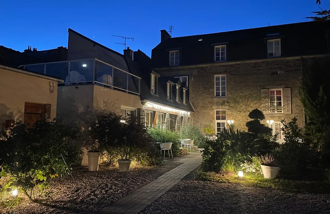 Hôtel Victor Hugo-1