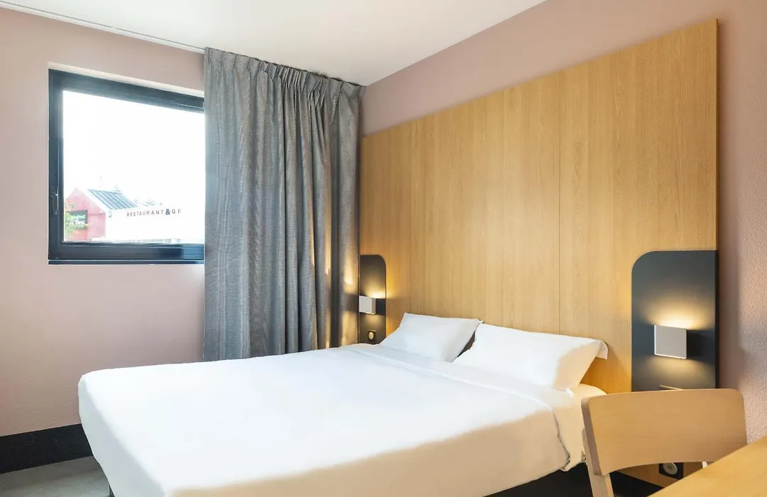 B&B HOTEL Cholet Sud-1