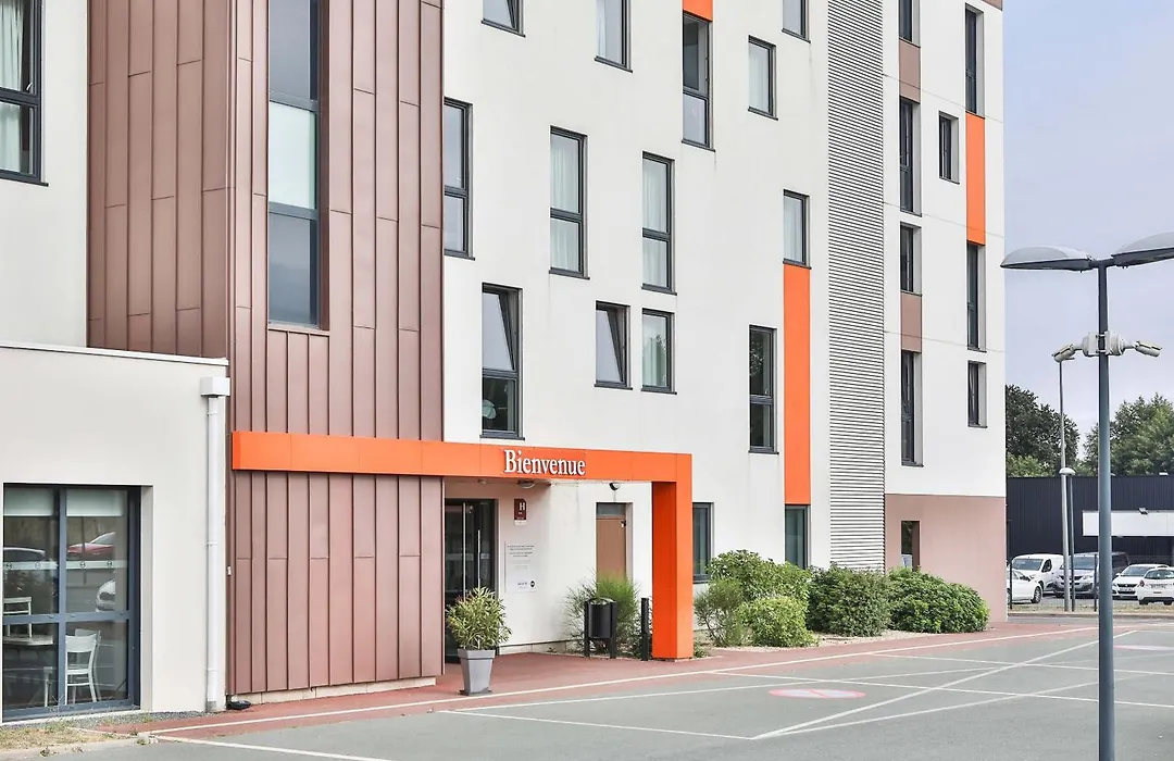 B&B HOTEL Les Herbiers-1