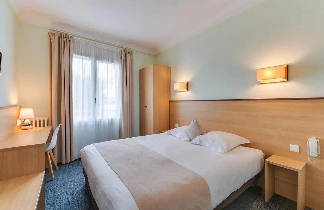 Brit Hotel Confort Cleria Lorient Centre-1