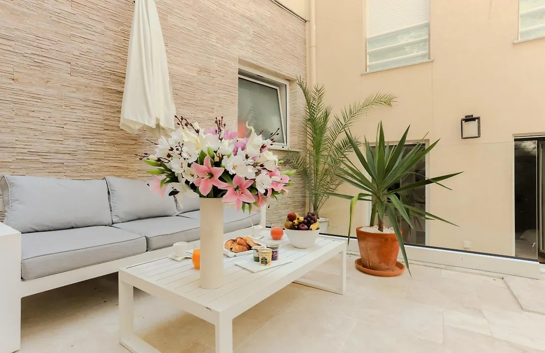 Hotel Traverse Des Artistes-1