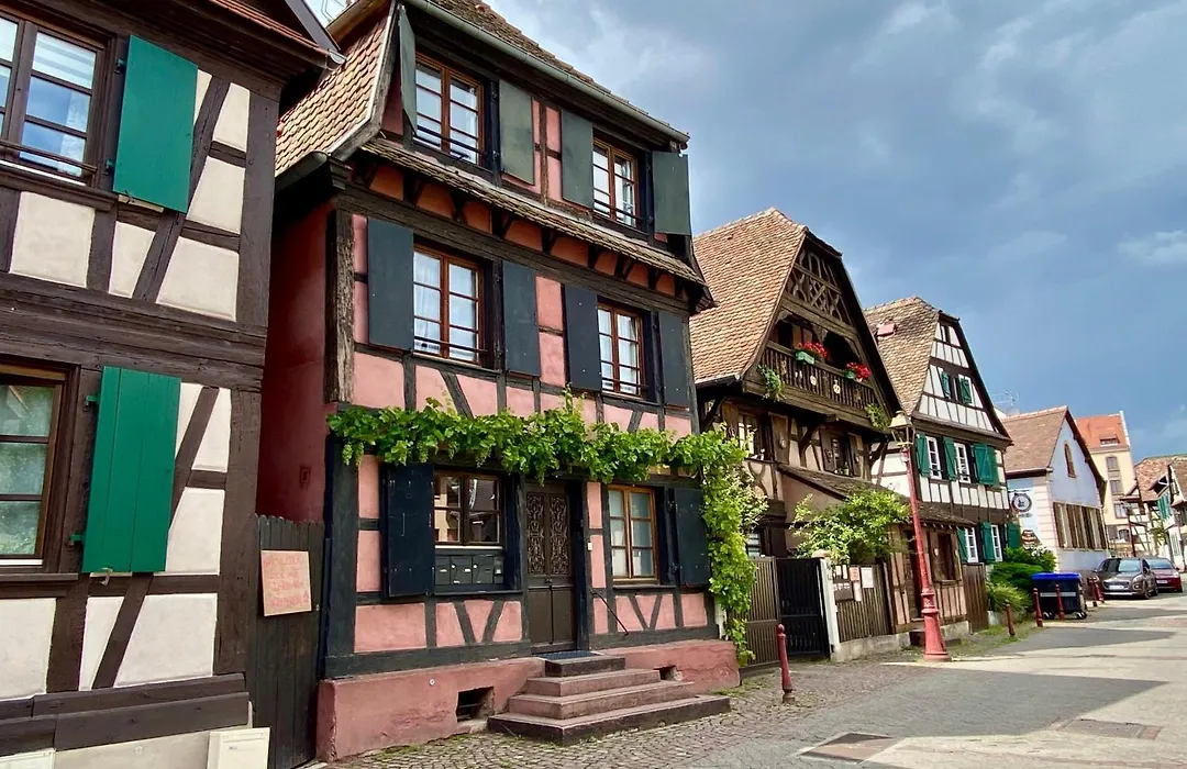 Gîte de caractère au calme , proche quartier historique, Au Merlenchanteur-1
