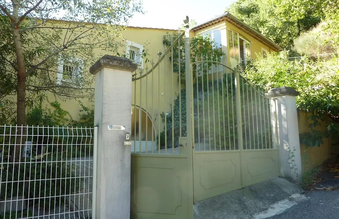 Inviting Villa In Saint Paul Trois Chateaux With Pool-1